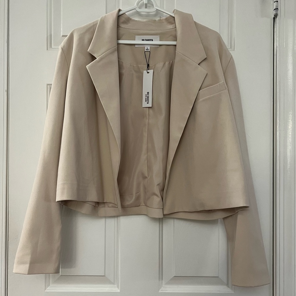 BB Dakota Light Tan Women's Cropped Blazer NWT
